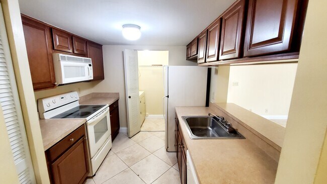 Photo - 9899 Westview Dr Unit 1300
