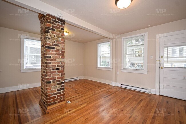 Photo - 318 W Laurel St Unit 318 W. Laurel St. #B-L318B