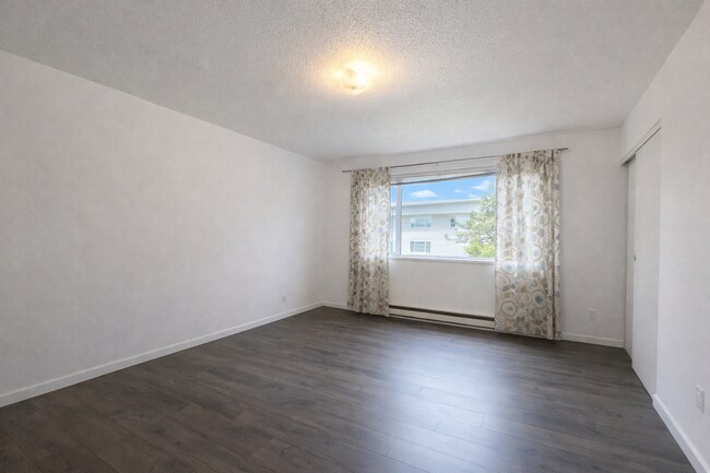 Photo - Open & Bright SW Portland 3 Bedroom Home - End Unit & Nature Views