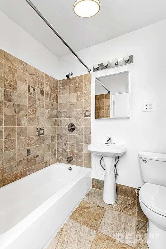 Photo - 115 Perry St Unidad 3C