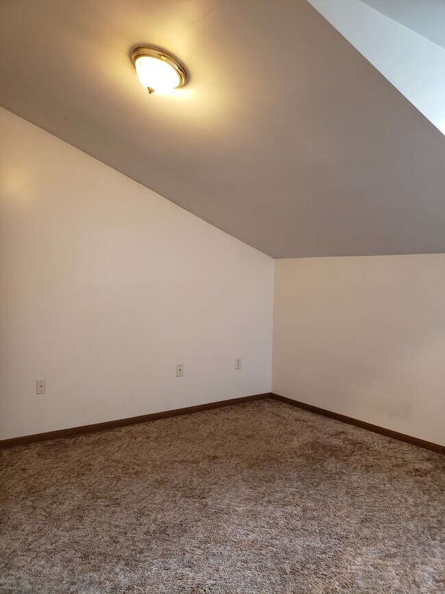 Photo - 102 Whiting St