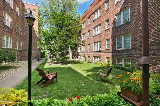 Photo - Calhoun Beach Apartments