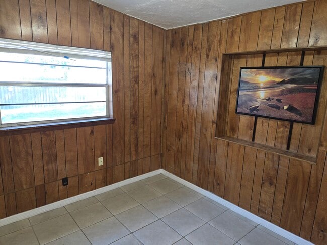 Building Photo - 3711 Roxane Blvd Rental