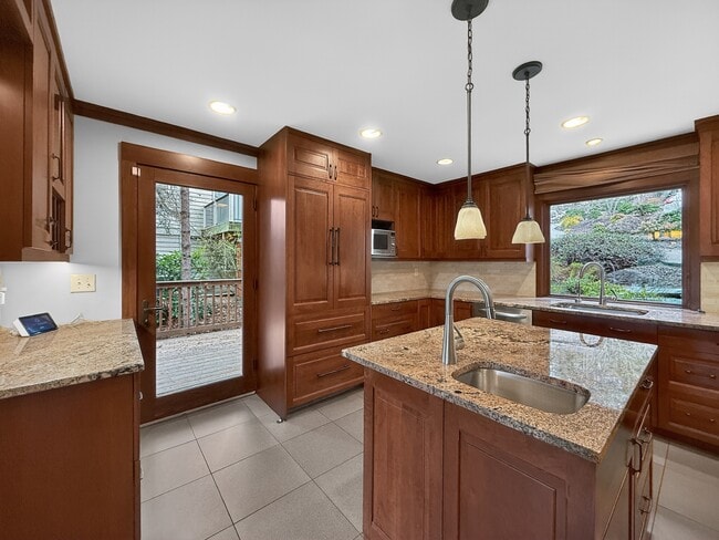 Building Photo - 5333 134th Ave SE