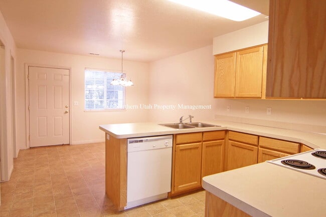 Photo - 2 Bed, 2 Bath Townhome