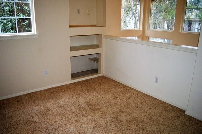 Photo - 9981 Avondale Rd NE