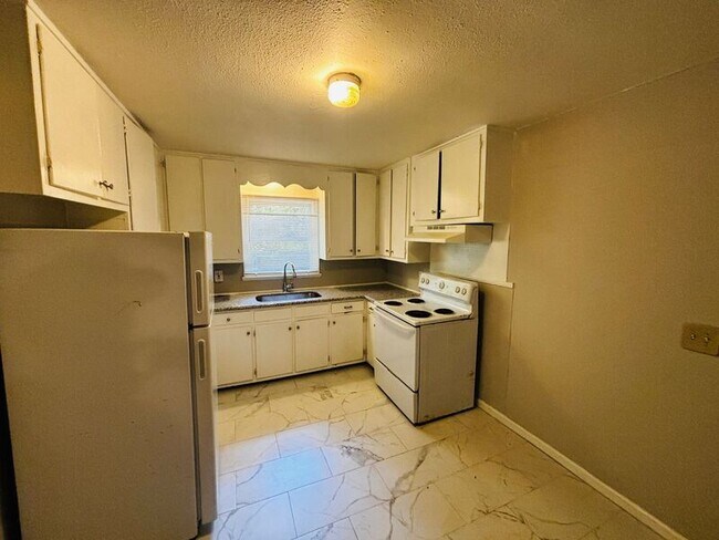 Photo - 377 E Leavell Woods Dr