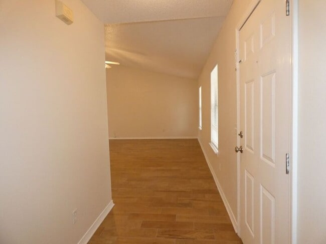 Photo - 6592 Starboard Dr