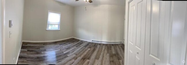 Building Photo - 727 Main St Rental