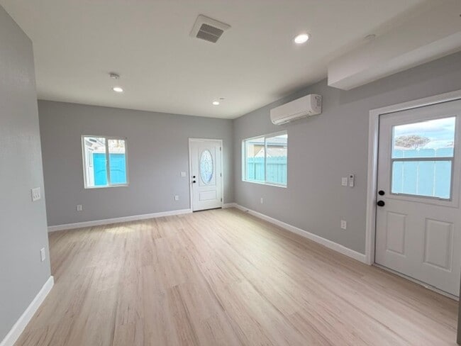 Photo - 5256-5260 Groveland Drive Unit 5260-1