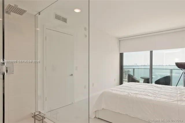 Photo - 460 NE 28th St Unidad 606