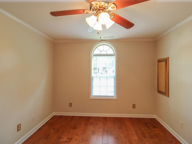 Photo - Convenient 2 bed 1 bath home in Athens City located near Athens State University and downtown Ath...