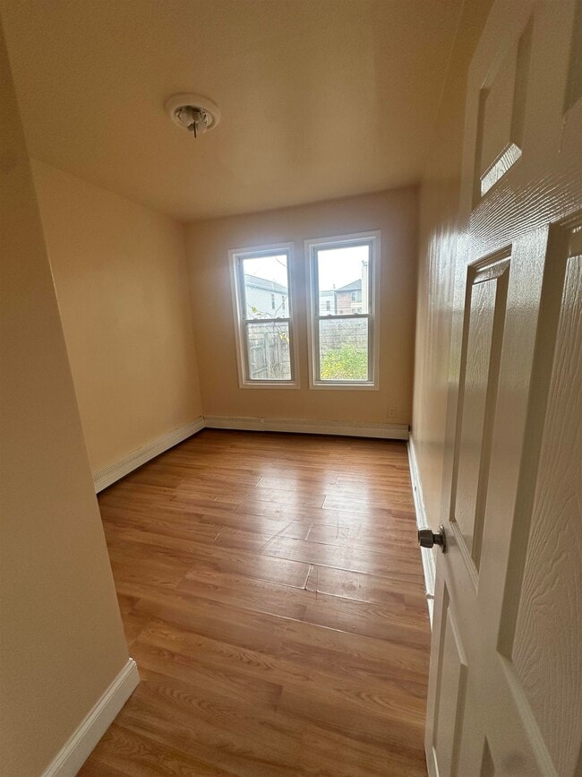 Photo - 98 Van Nostrand Ave