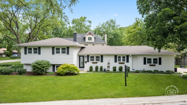 Building Photo - 325 Hemlock Ln