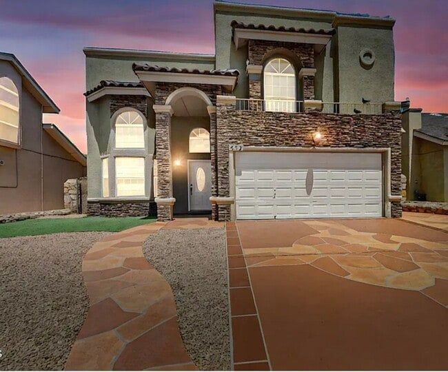 Building Photo - 4 BEDROOM 3 BATHROOM HOME! fully remodeled...