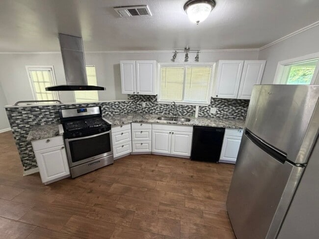 Photo - Gorgeous..Remodeled !