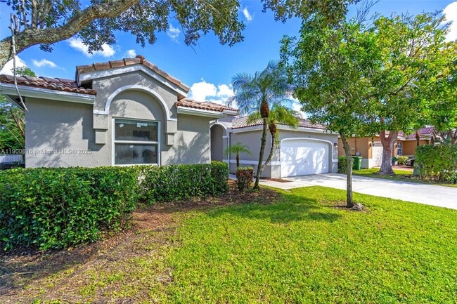 Photo - 425 SW 198th Terrace