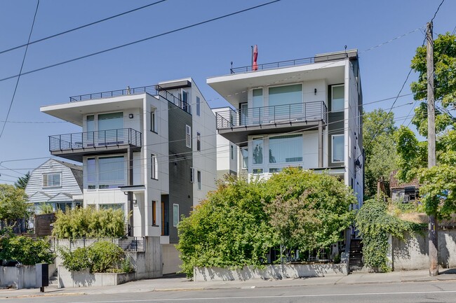 Beautiful 3 bedroom townhome in Leschi! - Beautiful 3 bedroom townhome in Leschi!