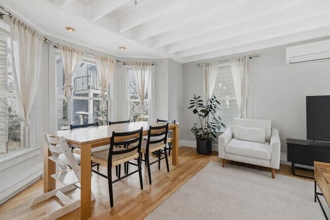 Photo - 20 Adrian St