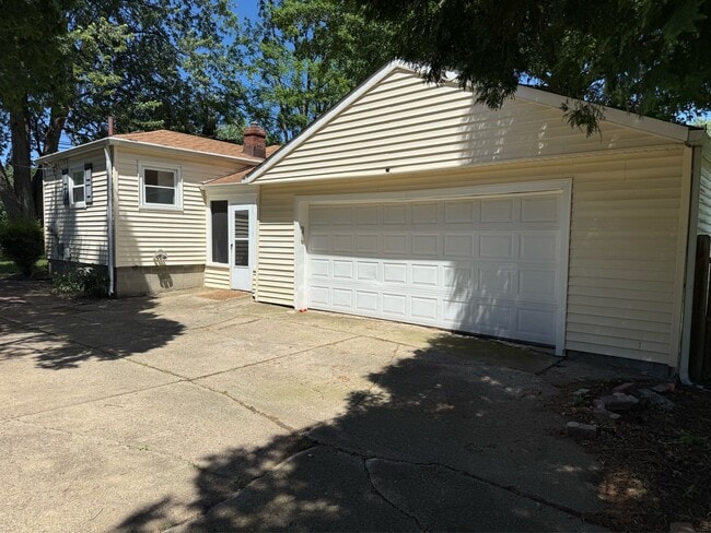 Photo - 2682 Smith Rd