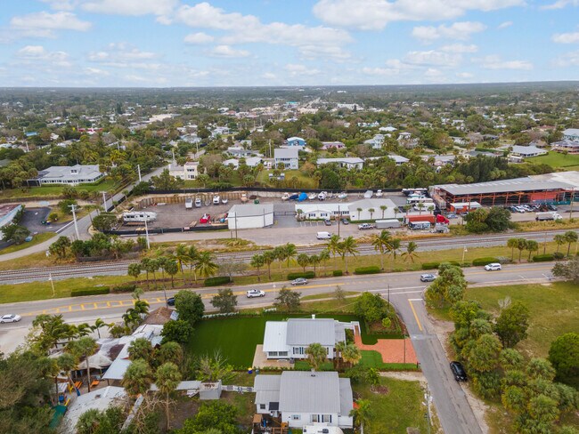 Photo - 1850 NE Church St