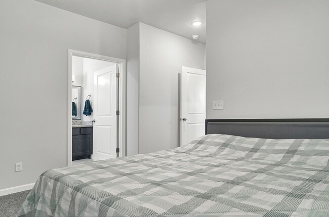 Photo - Upper Valley 2 Bedroom 2.5 Bath