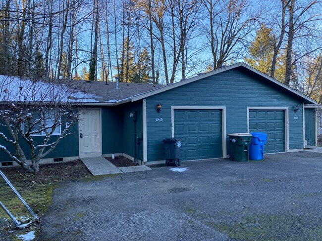 Large 3 bed 2 bath Duplex in Tumwater! Ea... - Large 3 bed 2 bath Duplex in Tumwater!  Ea... Apartamento Unidad #B