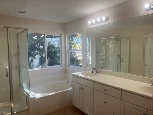 Photo - 1679 E Beringer Dr