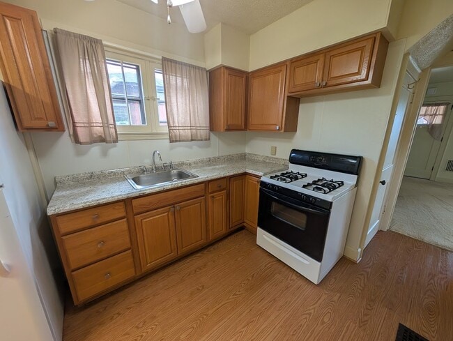 Photo - 2908 Oak Ave
