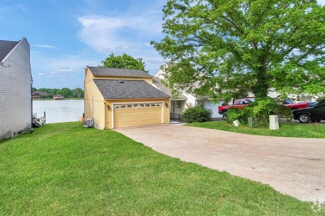 Building Photo - 1216 Lake View Dr Rental