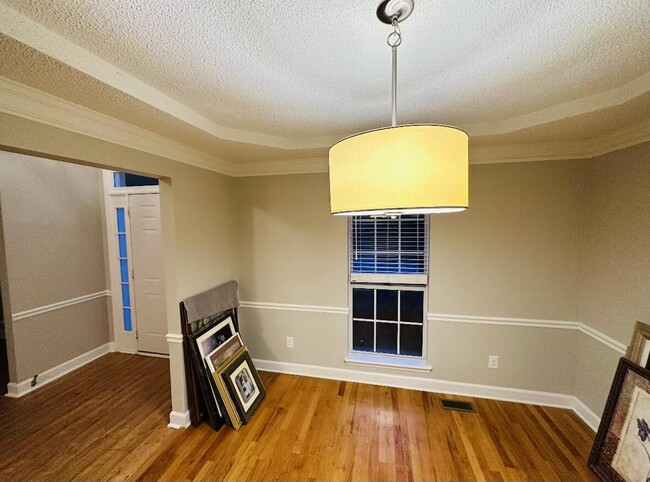 Photo - 586 Oak Brook Dr