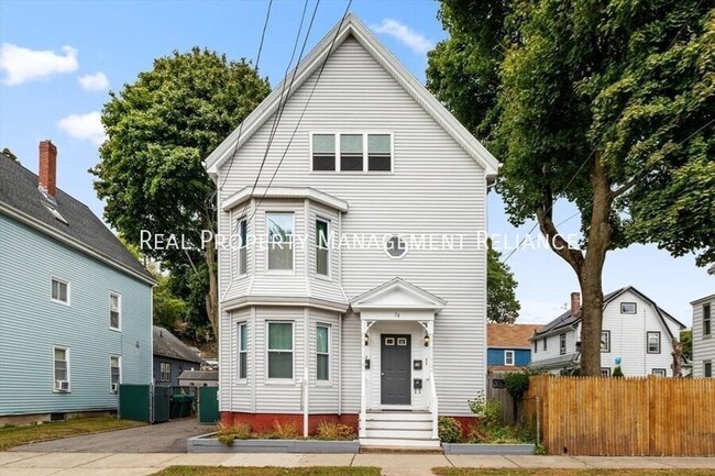 Building Photo - 78 Lexington St Unit 2