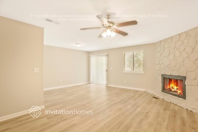 Photo - 6423 Van Eyck Way NW