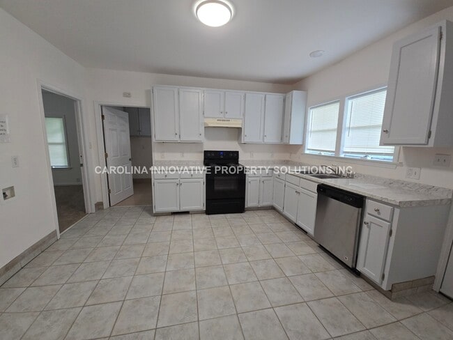 Photo - 610 N Pear St