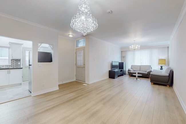 Photo - 20 Niantic Crescent