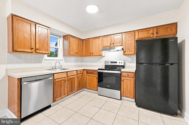 Photo - 155 Hampshire Rd