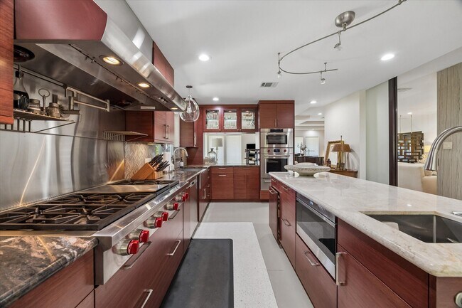 Photo - 623 Pinehaven Dr