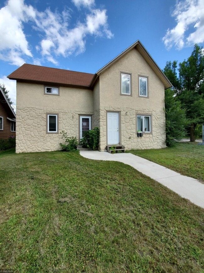 STREET VIEW - 723 S 6th St Unit Lower