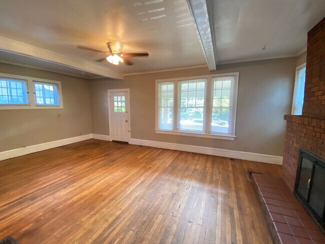 Photo - 2103 Summit St Unit 2103