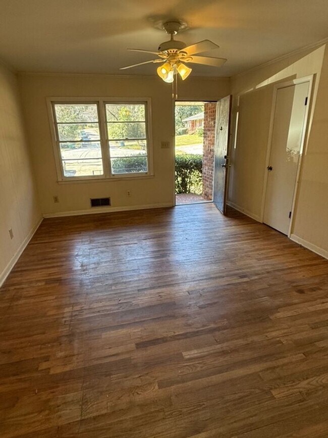 Photo - 10-12 Milledge Ct Unit MCourt 12