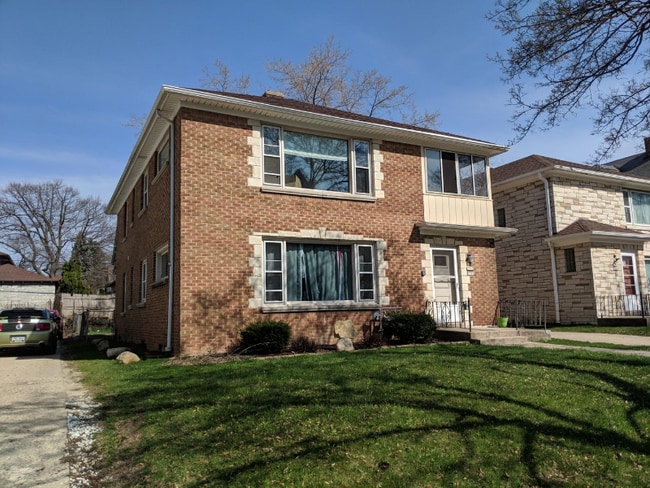 Photo - 3340 N Downer Ave Unidad Lower