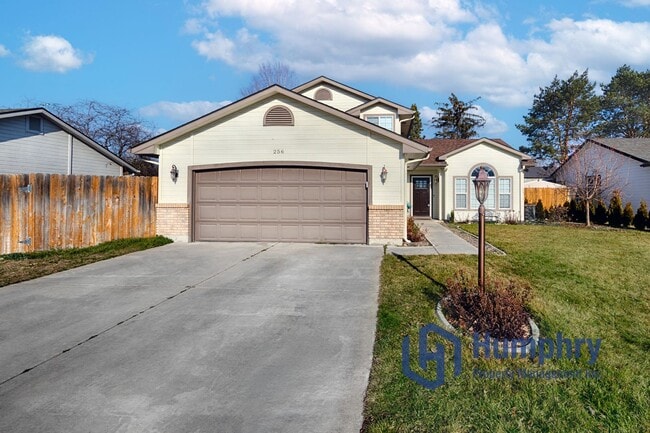 Building Photo - Beautiful home located just minutes from Settler's Park!