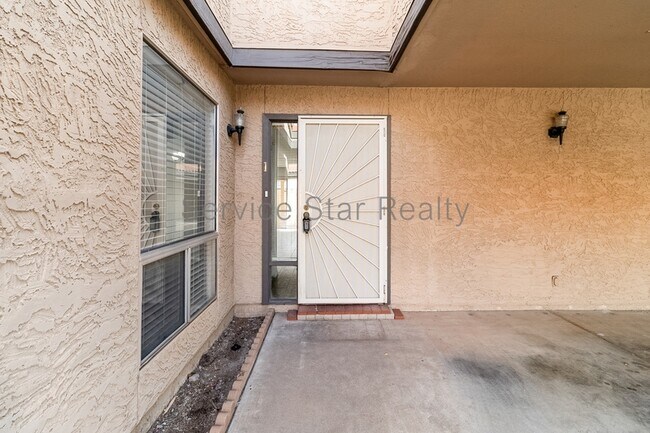 Photo - 3033 N 37th St