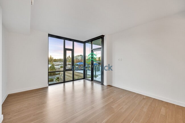Photo - Downtown Bellevue Luxury 1B1B ($350 one-time credit for move-in upon signing the lease)– Availabl...