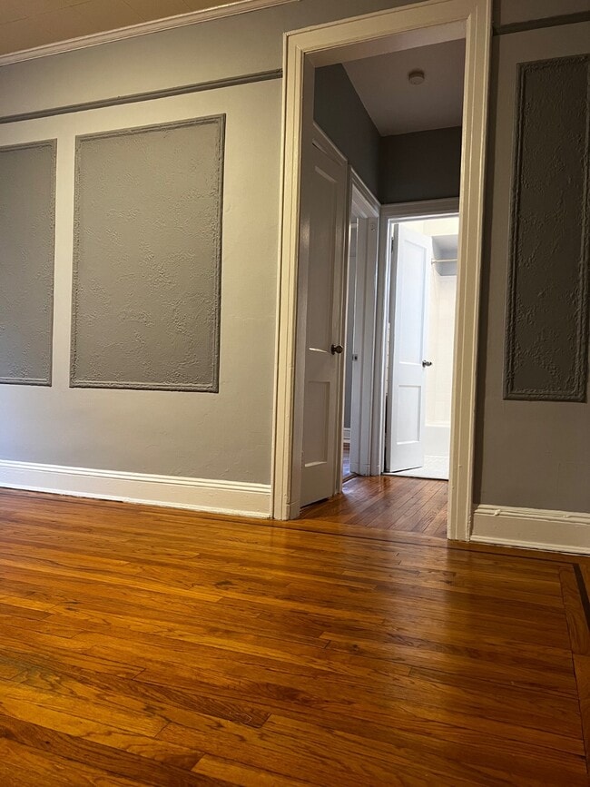 Photo - 576 Warburton Ave