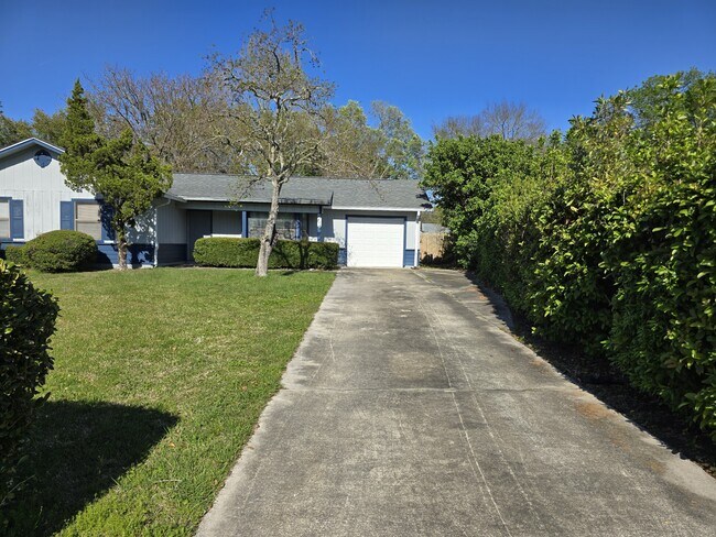 Photo - 425 Sunnyside Dr