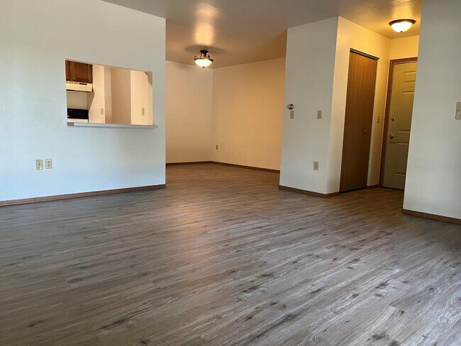 Photo - 220 Valley Road