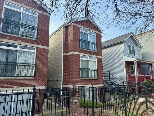Building Photo - 2423 W Harrison St Unit 1 Rental