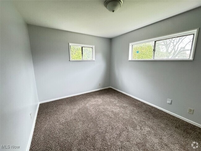 Building Photo - 866 Warrington Rd Rental