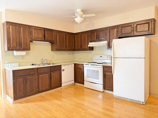 Photo - 4979 Godown Rd Unit 4979